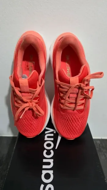 Used Saucony Sneakers bike — image 4 of 7