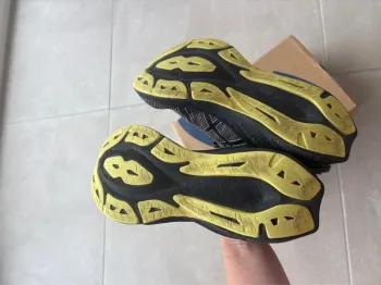 Asics Novablast 3 LE bike de segunda mano — imagen 3 de 7