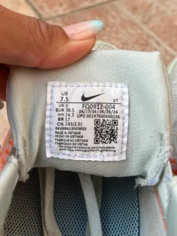 Used Nike Trial Gore-Tex bike — image 4 of 5