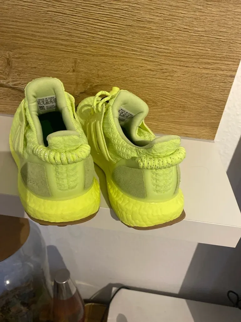 Used Adidas Ivy Park bike — image 4 of 7