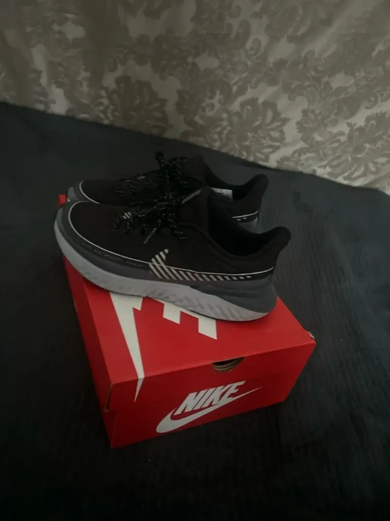 Gebrauchtes Nike Run Utility Shield bike — Bild 4 von 4
