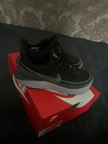 Nike Run Utility Shield Running Shoes usato