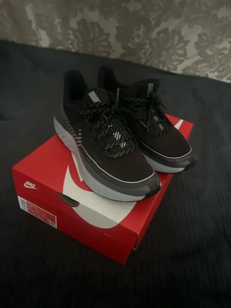 Gebrauchtes Nike Run Utility Shield bike — Bild 2 von 4