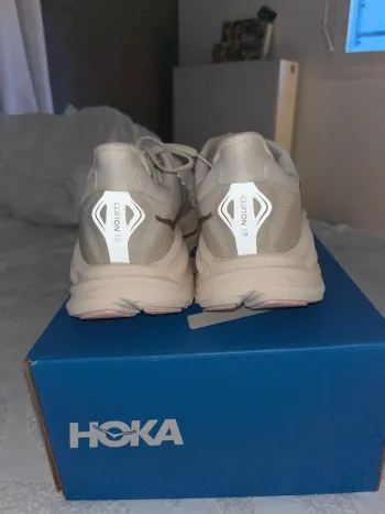 Used Hoka Running Shoes bike — image 3 of 4