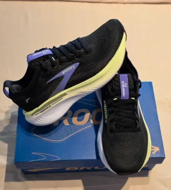 Used Brooks sneakers Running Shoes