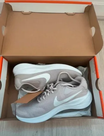 Tweedehands Nike Revolution 7 bike — afbeelding 3 van 10
