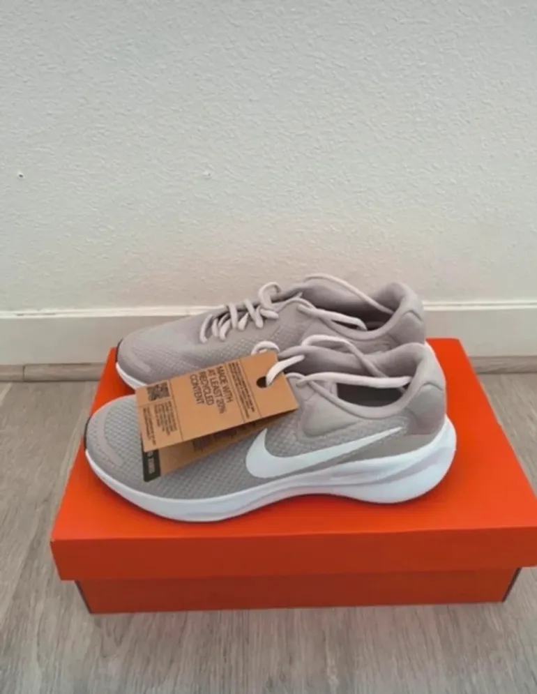 Tweedehands Nike Revolution 7 bike — afbeelding 5 van 10