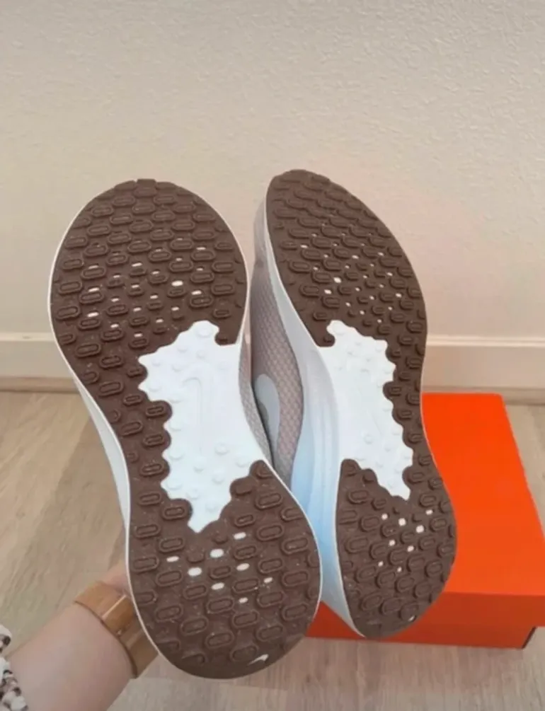 Tweedehands Nike Revolution 7 bike — afbeelding 7 van 10