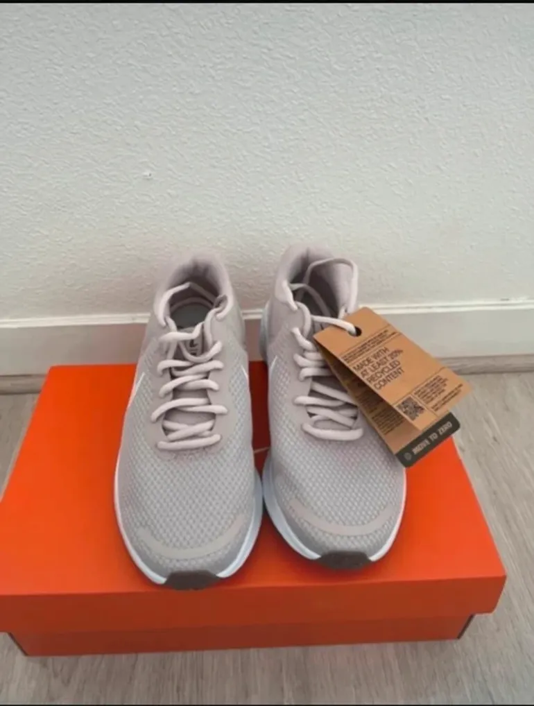 Tweedehands Nike Revolution 7 bike — afbeelding 6 van 10