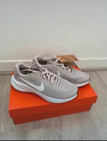 Nike Revolution 7 Running Shoes usato