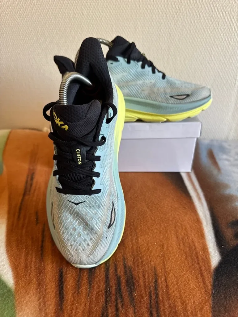 Tweedehands Hoka Clifton 9 bike — afbeelding 3 van 7