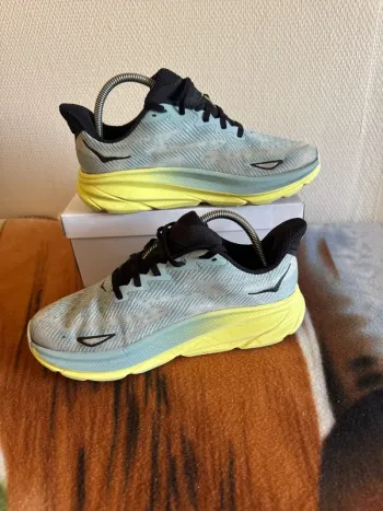 Tweedehands Hoka Clifton 9 bike — afbeelding 2 van 7
