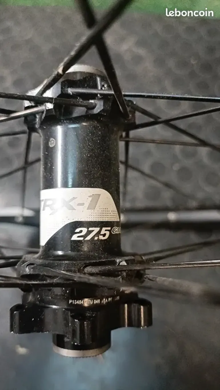 Giant 27.5 inch front wheel 15x100 bike de segunda mano — imagen 4 de 4