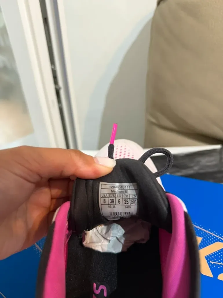 Used Scarpa Brooks Running Shoes bike — image 3 of 5