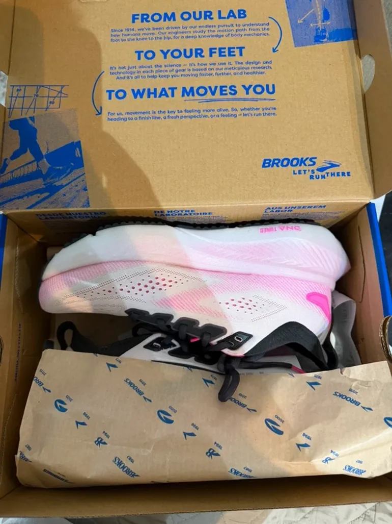 Used Scarpa Brooks Running Shoes bike — image 4 of 5
