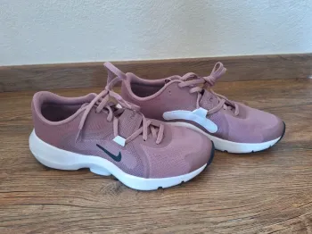 Used Ideal In-Season TR 13 Running Shoes