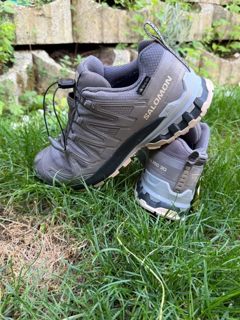 Used Lightweight XA PRO 3D V9 Gore-tex bike — image 2 of 5
