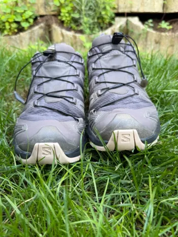 Used Lightweight XA PRO 3D V9 Gore-tex Running Shoes