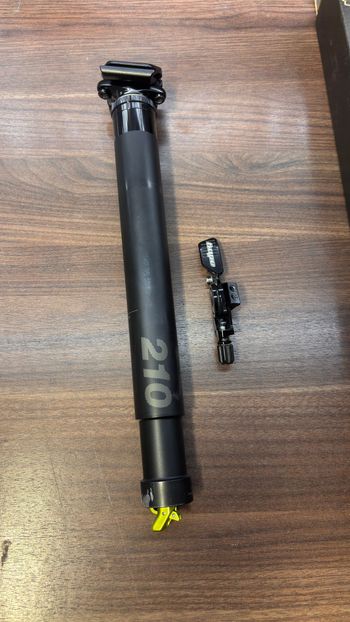 Tweedehands Oneup V3 210mm 34.9mm 2025 bike — afbeelding 2 van 8