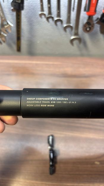 Tweedehands Oneup V3 210mm 34.9mm 2025 bike — afbeelding 3 van 8