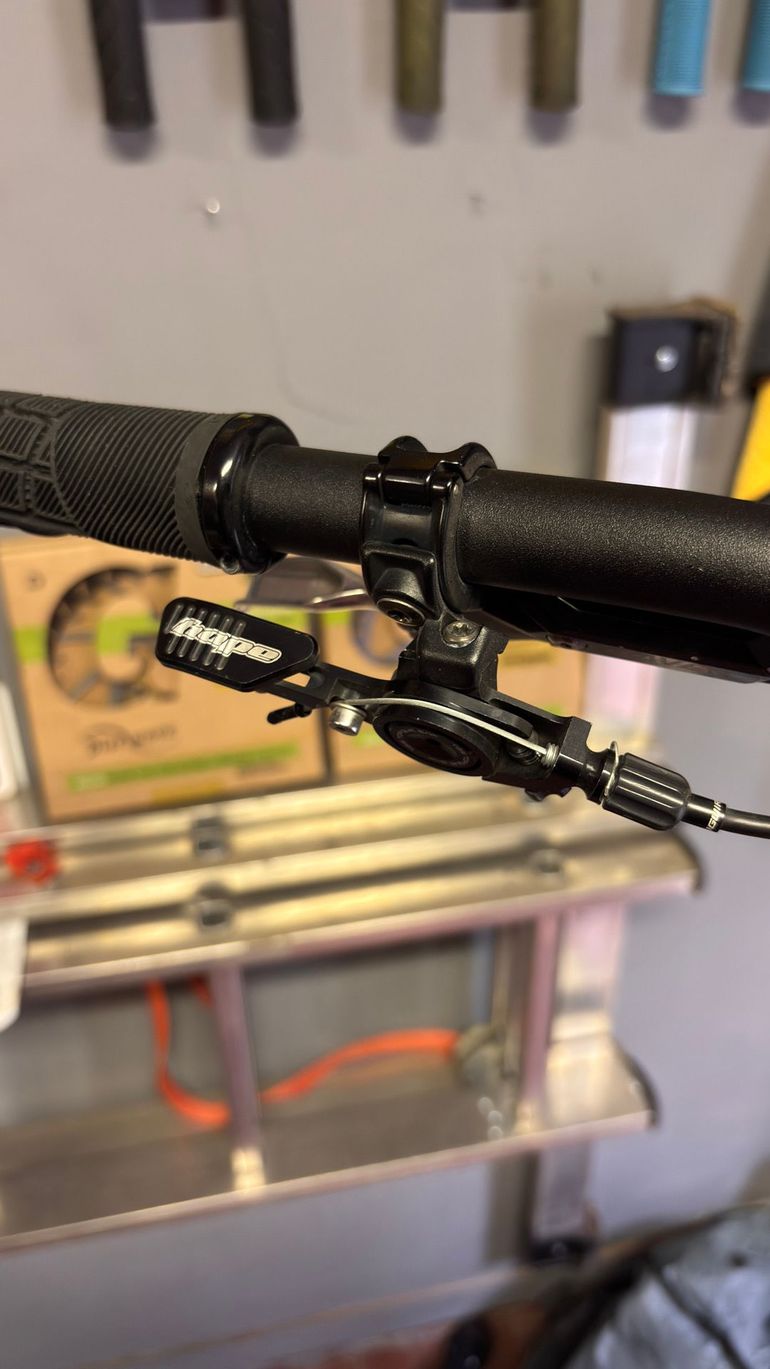 Gebrauchtes Oneup V3 210mm 34.9mm 2025 bike — Bild 2 von 2