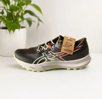 Used Asics Fuji lite 7 Running Shoes