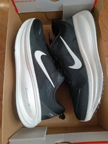 Used Nike Vomero 18 bike — image 2 of 8
