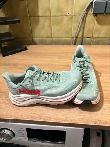 Käytetty Hoka Clifton 10 Running Shoes