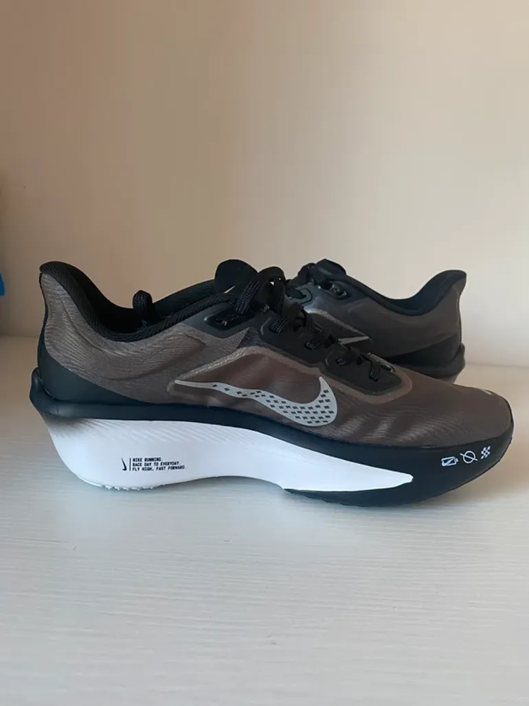 Used Nike Zoom Fly 6 bike — image 5 of 5