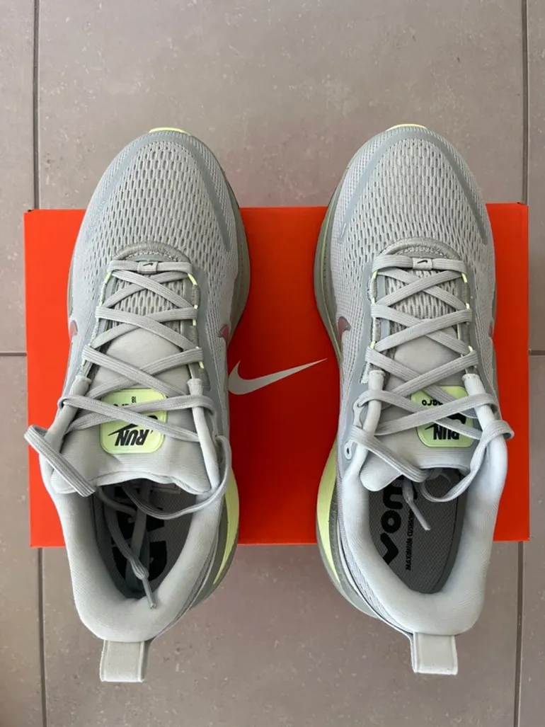 Used Nike Vomero 18 bike — image 4 of 9