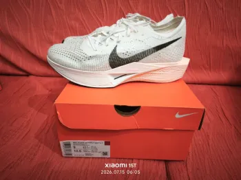 Nike Vaporfly 3 Running Shoes usato