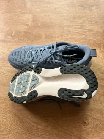 Použité Nike Vomero Zoom 18 bike — obrázek 3 z 5