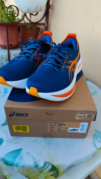 Gebrauchtes Asics Nimbus 28 Running Shoes