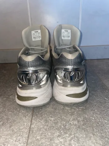 Used Asics Gel Nimbus Platinum bike — image 3 of 7