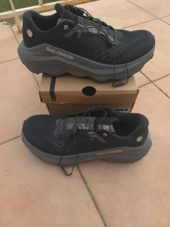 Used Salomon Ultra Glide 4 Running Shoes