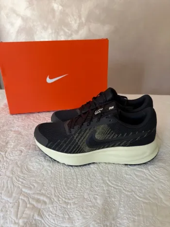 Nike Rub Defy Running Shoes d'occasion