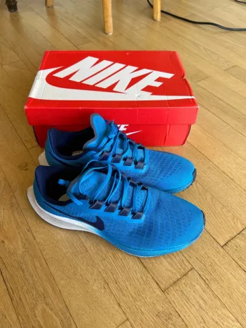 Used Pegasus Zoom 37 Running Shoes