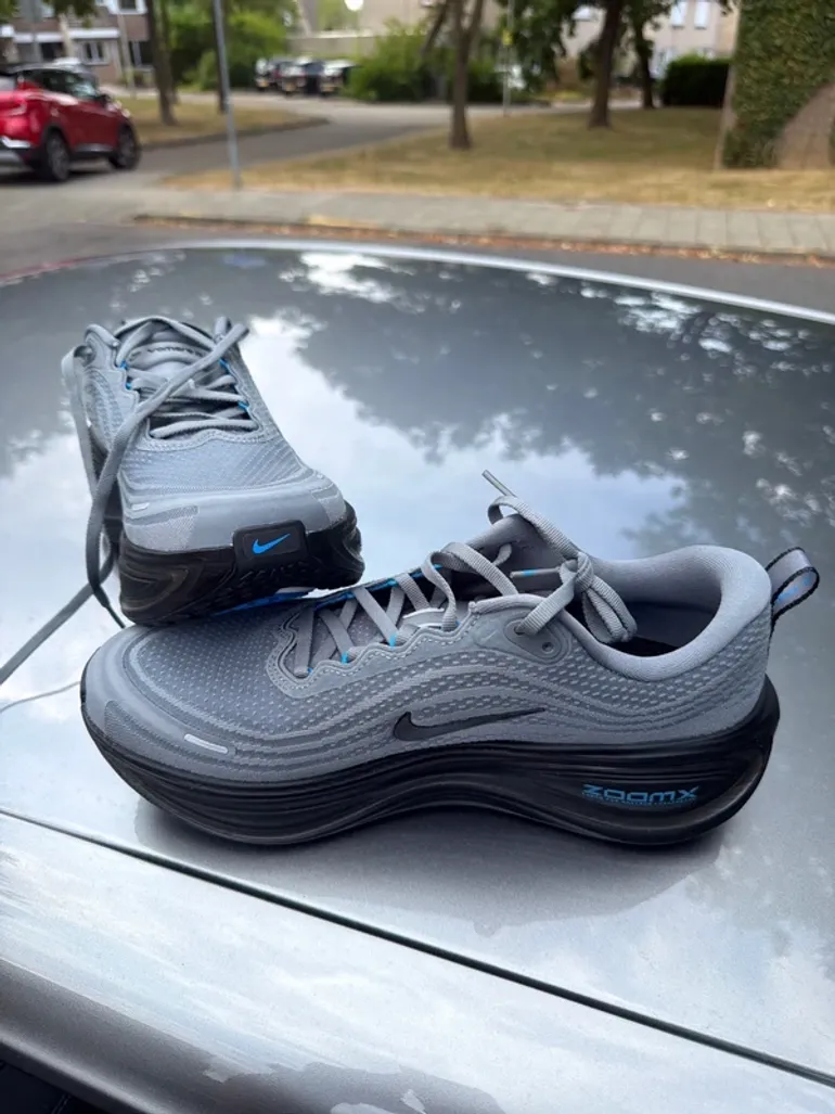 Used Nike Vomero plus bike — image 2 of 9