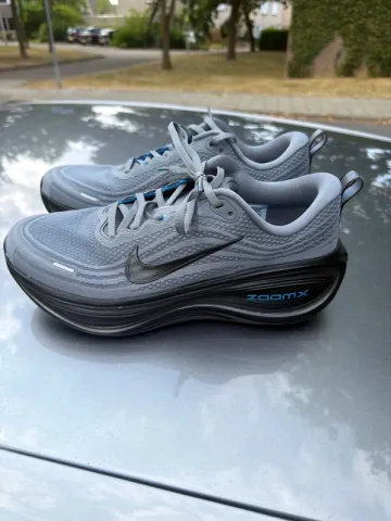 Used Nike Vomero plus Running Shoes