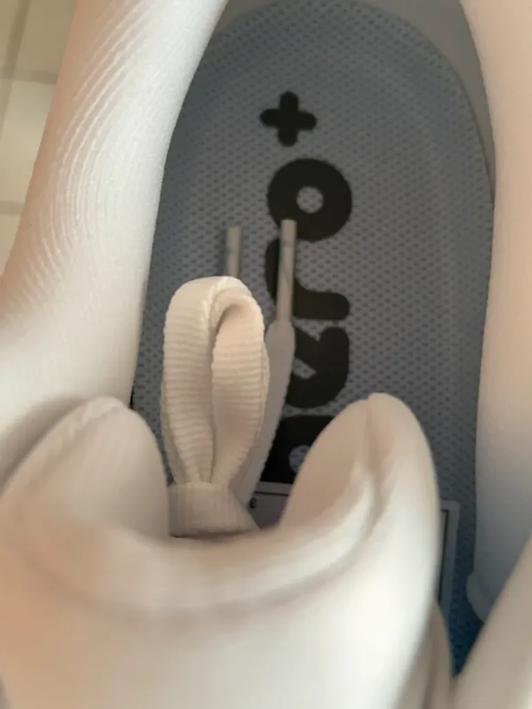 Used White Vomero Plus bike — image 7 of 11