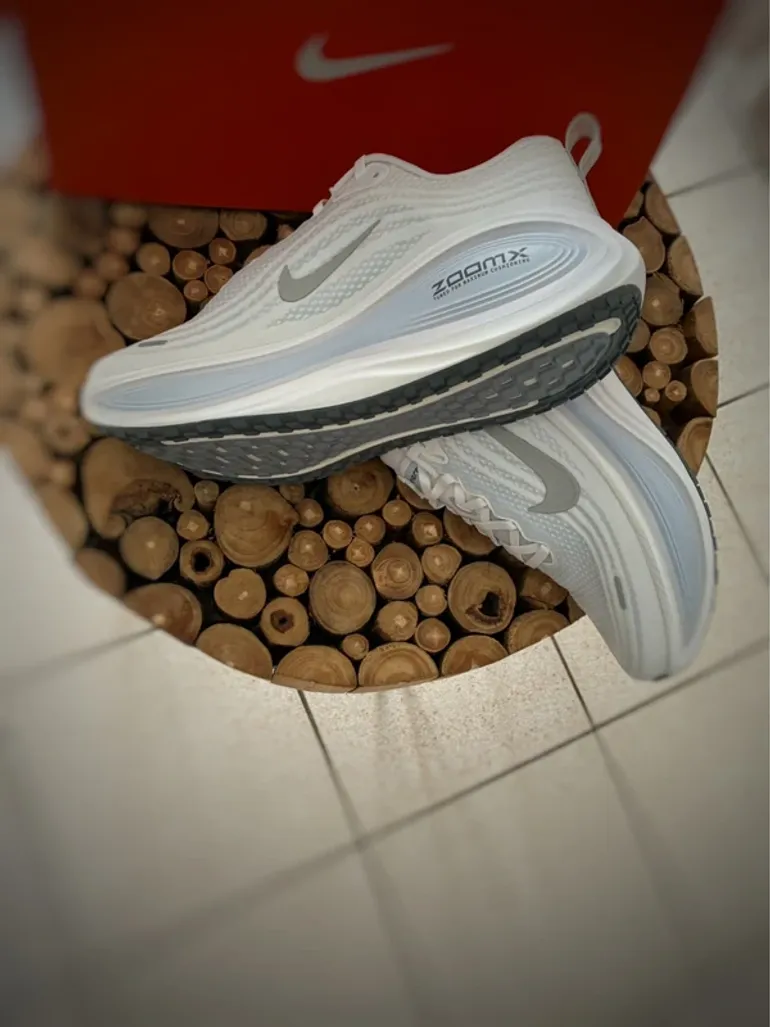 Used White Vomero Plus bike — image 6 of 11