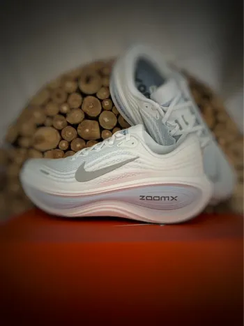 Used White Vomero Plus Running Shoes