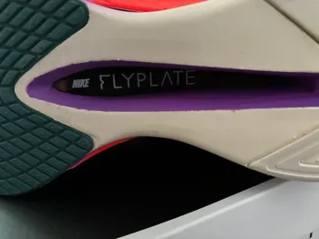 Nike Vaporfly bike usato — immagine 3 di 4