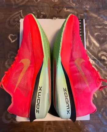 Nike Vaporfly 4 Running Shoes usato