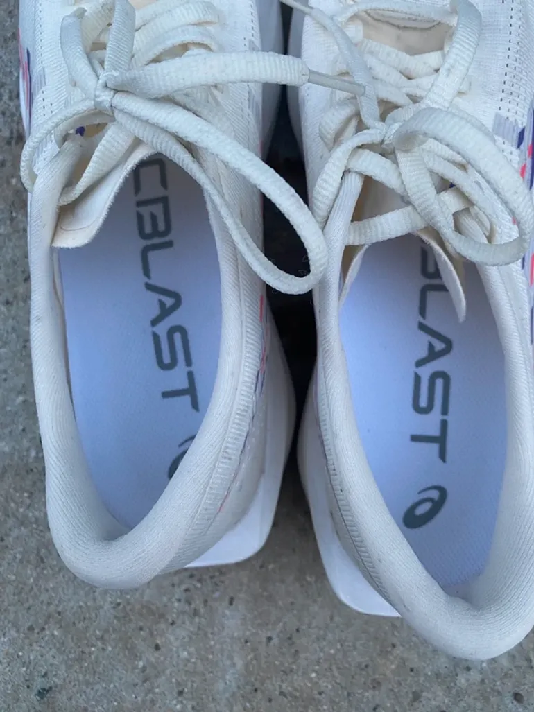 Used Asics Running Shoes bike — image 5 of 7