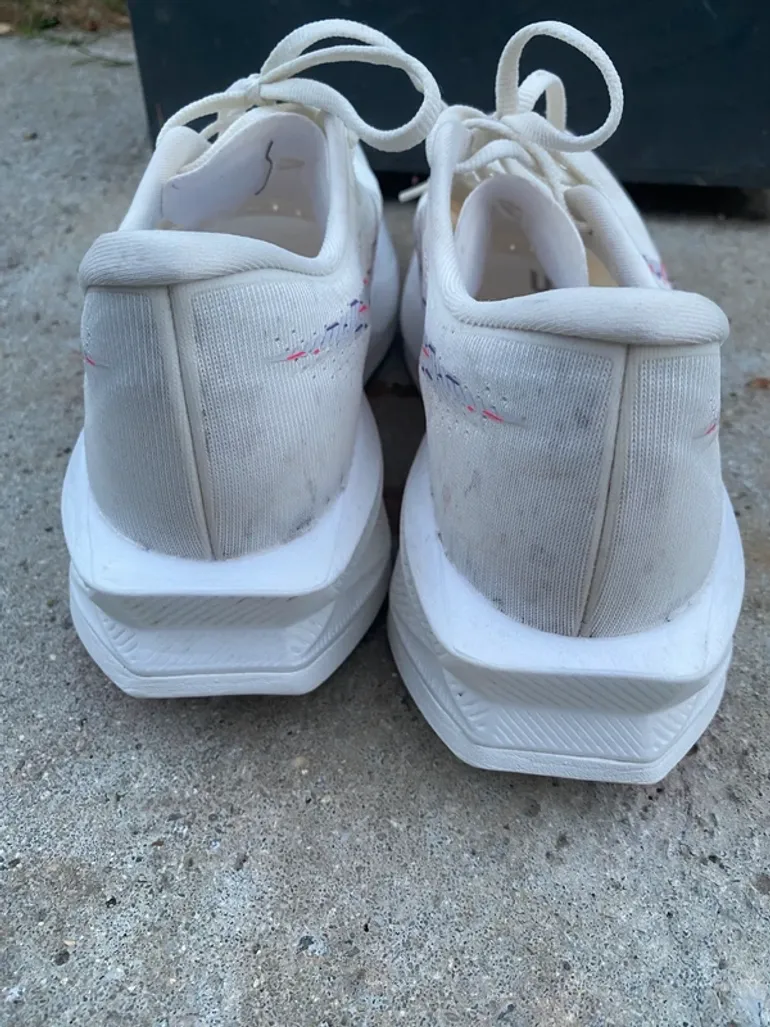 Used Asics Running Shoes bike — image 4 of 7
