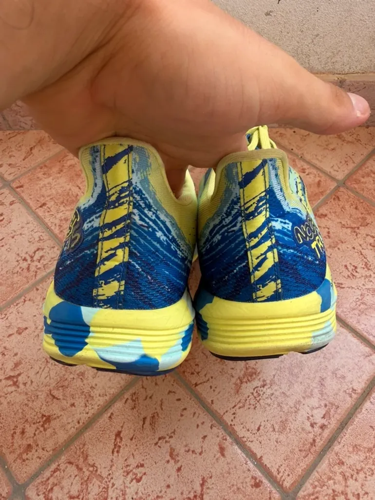 Used Asics sneakers bike — image 4 of 4