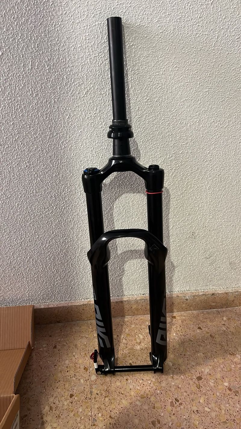 RockShox Pike DJ Solo Air de 26 2025 Fork de segunda mano