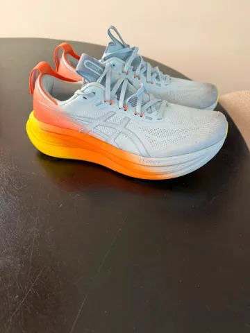 Used Asics Gel Nimbus Running Shoes