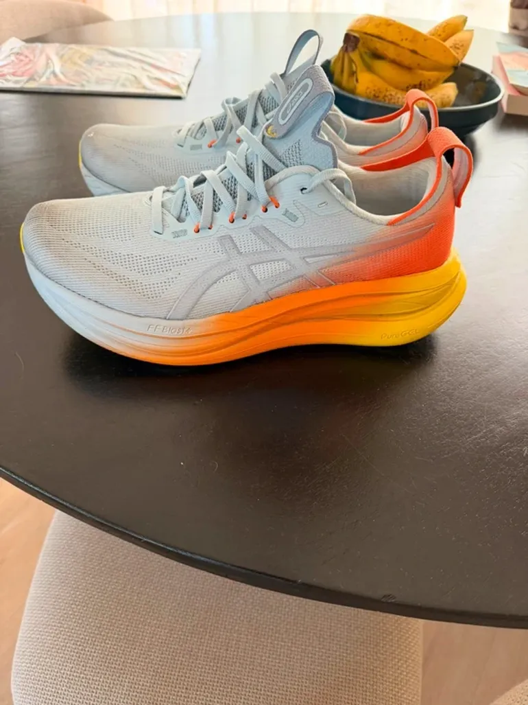 Used Asics Gel Nimbus bike — image 2 of 6